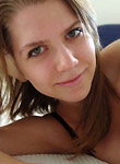 Pretty teen obsessed with herself - pics